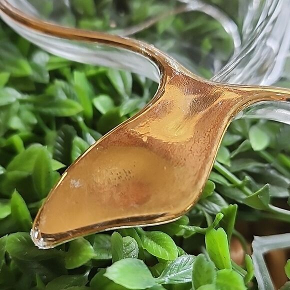 Vintage Glass Leaf Dived Dish With Gold Tone Detail - Picture 4 of 6